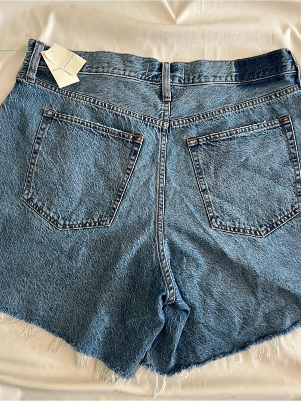 NWT ABERCROMBIE & FITCH THE LOOSE HOGH RISE SHORTS ✨🤍 - Picture 6 of 7